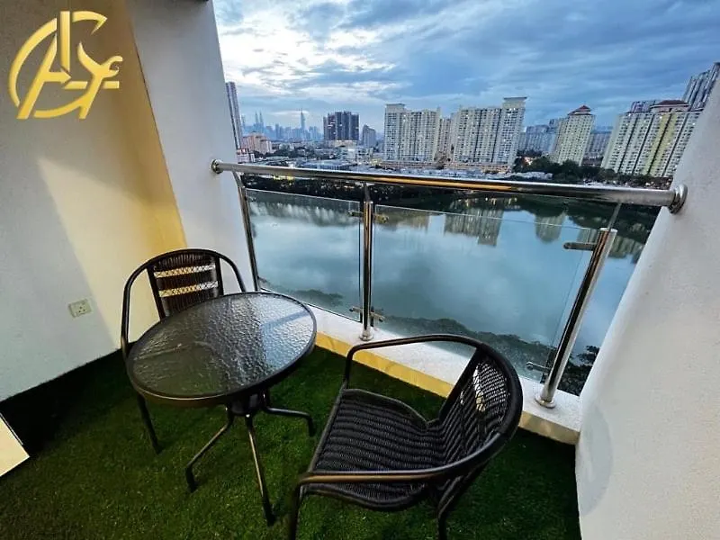 Honeymoon Suite By A Legacy Group Hotel - Klcc Lake View Kuala Lumpur Malaysia