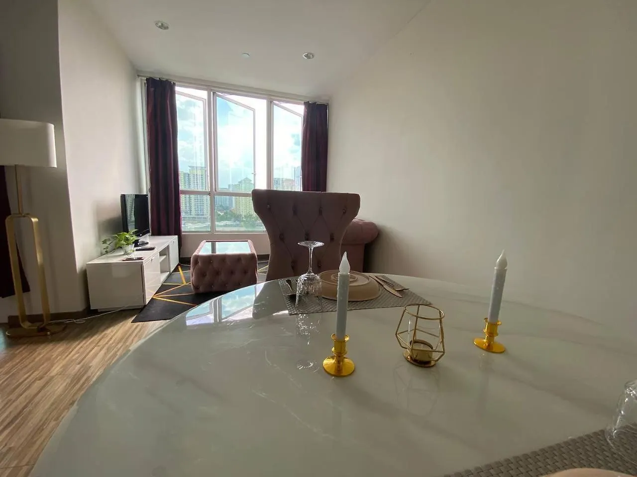 Lägenhetshotell Honeymoon Suite By A Legacy Group Hotel - Klcc Lake View Kuala Lumpur