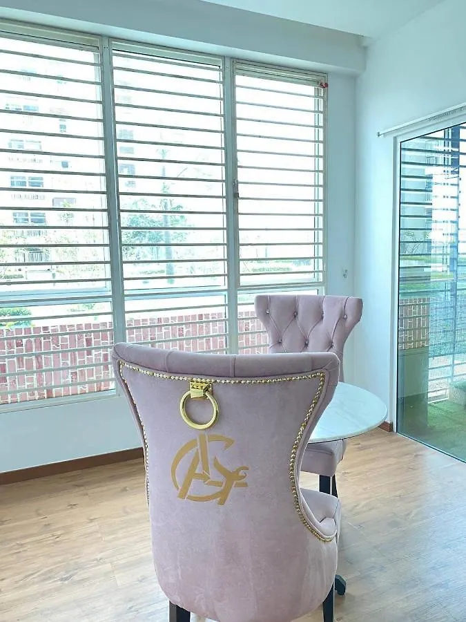 Lägenhetshotell Honeymoon Suite By A Legacy Group Hotel - Klcc Lake View Kuala Lumpur Malaysia