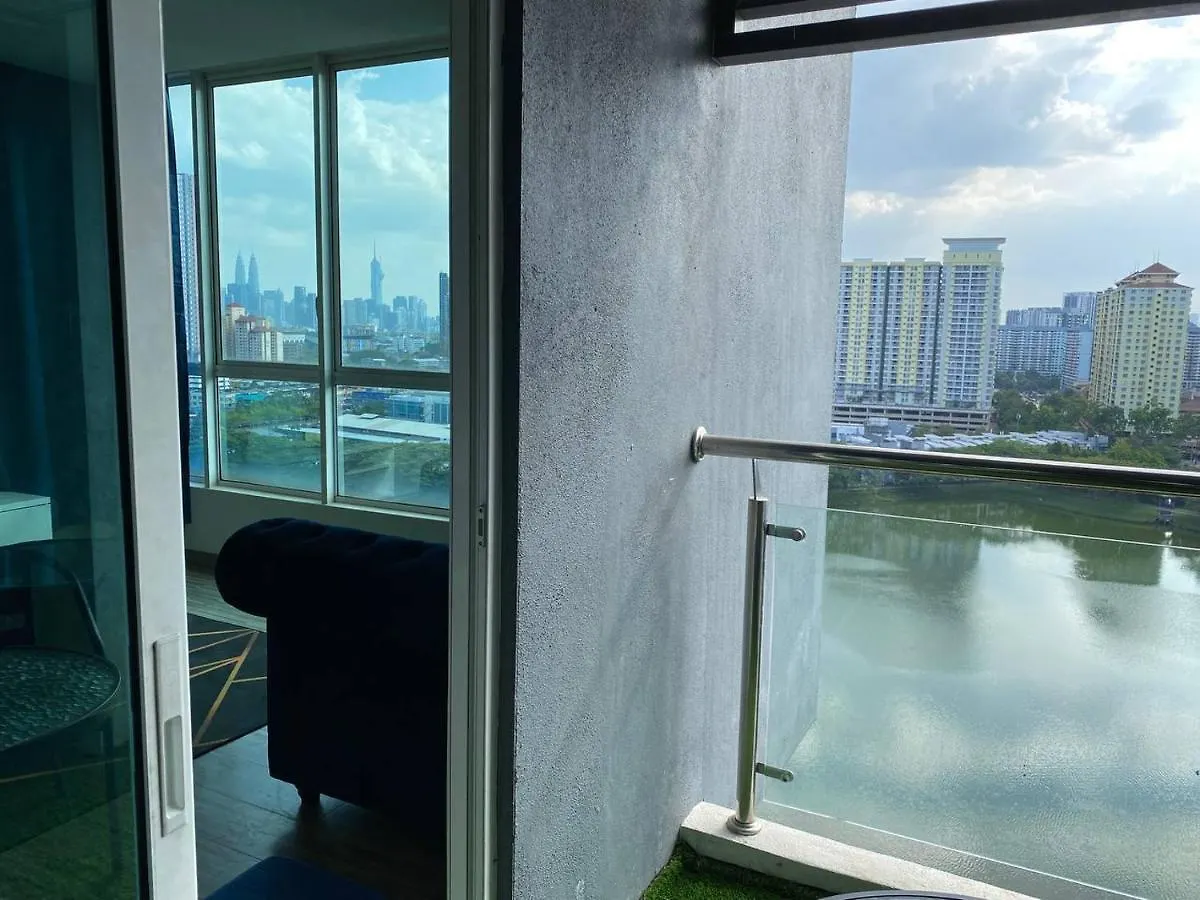 Honeymoon Suite By A Legacy Group Hotel - Klcc Lake View Kuala Lumpur